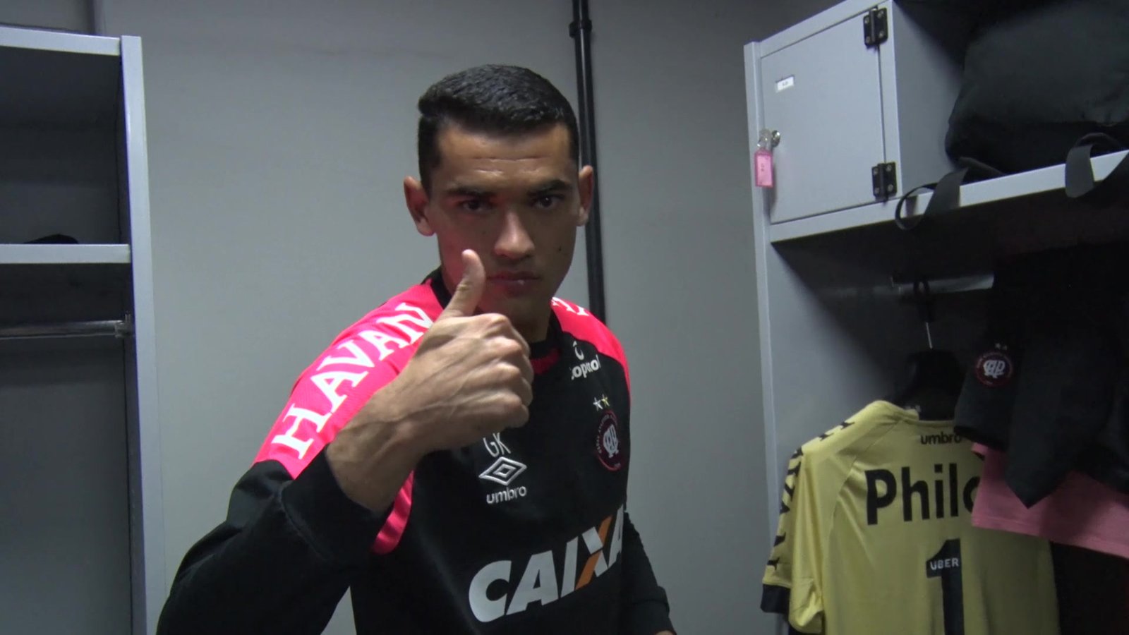 Goleiro no Celular — Athletico Paranaense x UBER